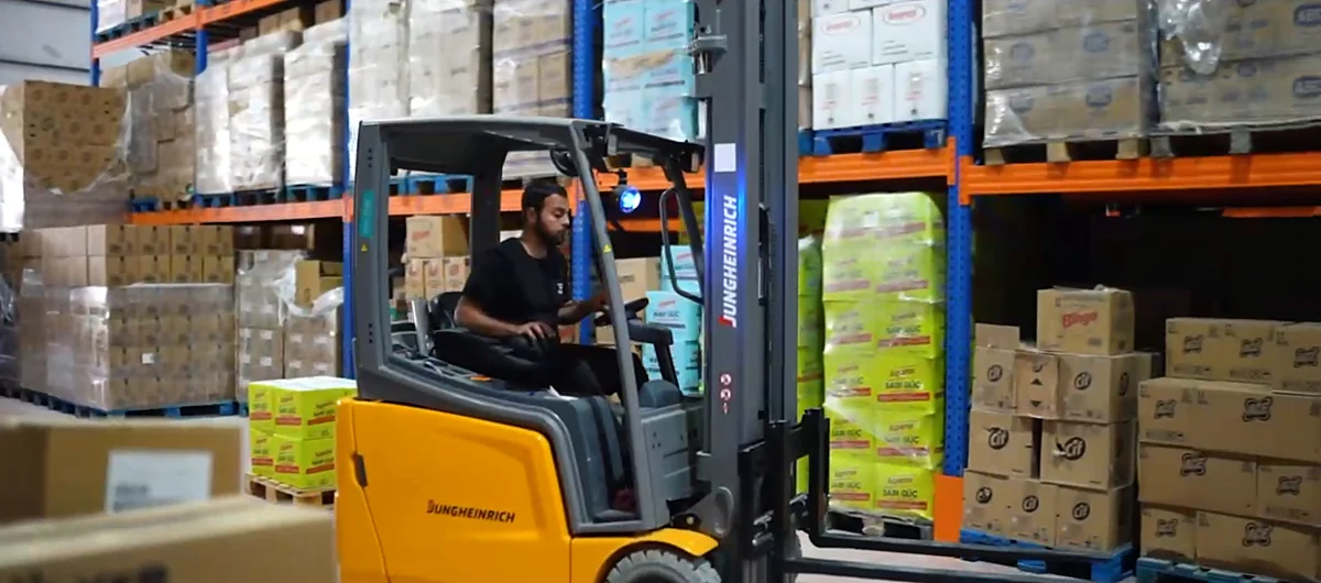 Forklift ile palet taşıma